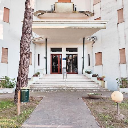 Ariston Fronte Mare Apartman Lido di Jesolo Kültér fotó